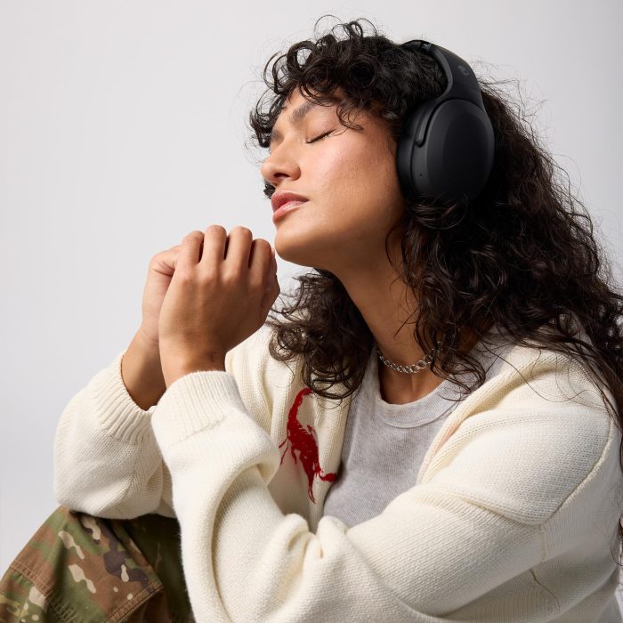 Skullcandy Crusher Evo Wireless Bluetooth Headphones with Extra USB-C Charging Cable, Multi-Sensory Bass, Noise Isolating Over-Ear Fit, 40 Hours Battery, Microphone for iPhone Android - True Black - Image 7