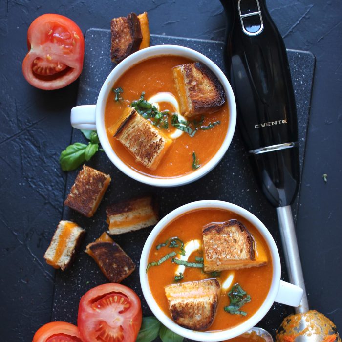 OVENTE Immersion Hand Blender, 300W Electric Handheld Portable Stick Mixer with 2 Mixing Speed and Stainless Steel Blades for Effortless Blending Smoothies, Shakes, Puree or Baby Food, Black HS560B - Image 3