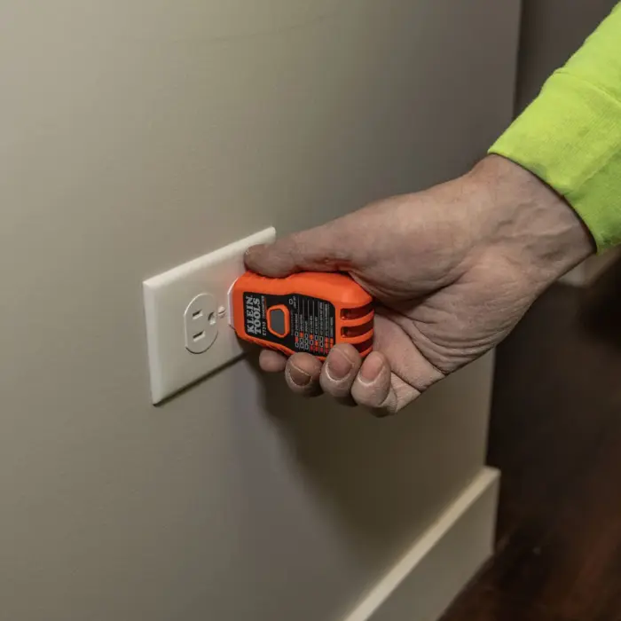 Klein Tools ET310 AC Circuit Breaker Finder, Electric and Voltage Tester with Integrated GFCI Outlet Tester - Image 8