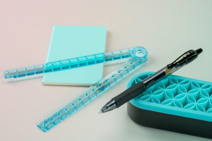 Pilot G2 Premium Gel Roller Pens 0.7, Fine Point Smooth Writing Pens Black, Pack of 12 - Image 3