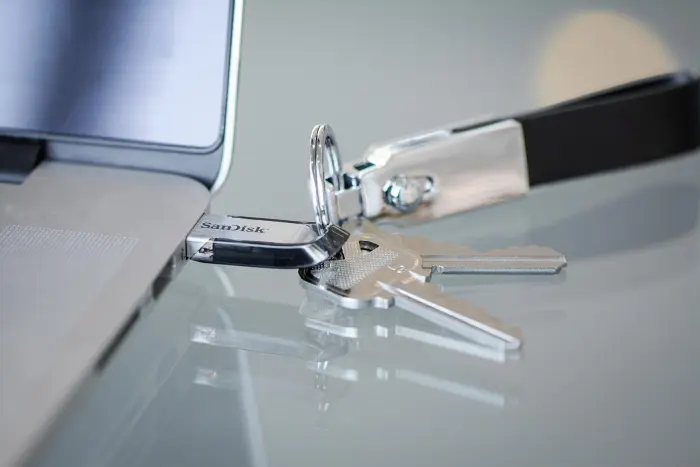 SanDisk 128GB Ultra Flair USB 3.0 Flash Drive - SDCZ73-128G-G46, black - Image 3