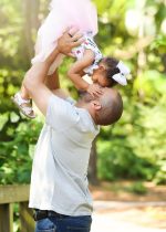 Wee Ones Girls' Classic Grosgrain Hair Bows with Plain Wrap Center, No-Slip Hair Clip, Handmade, White, Medium - Image 3